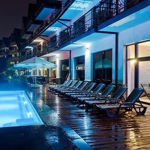 4* فندق باريسكي للفن والأعمال